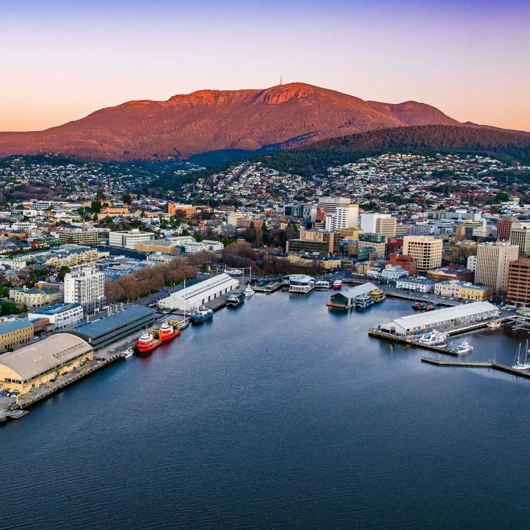Arrival in Hobart & Welcome Dinner