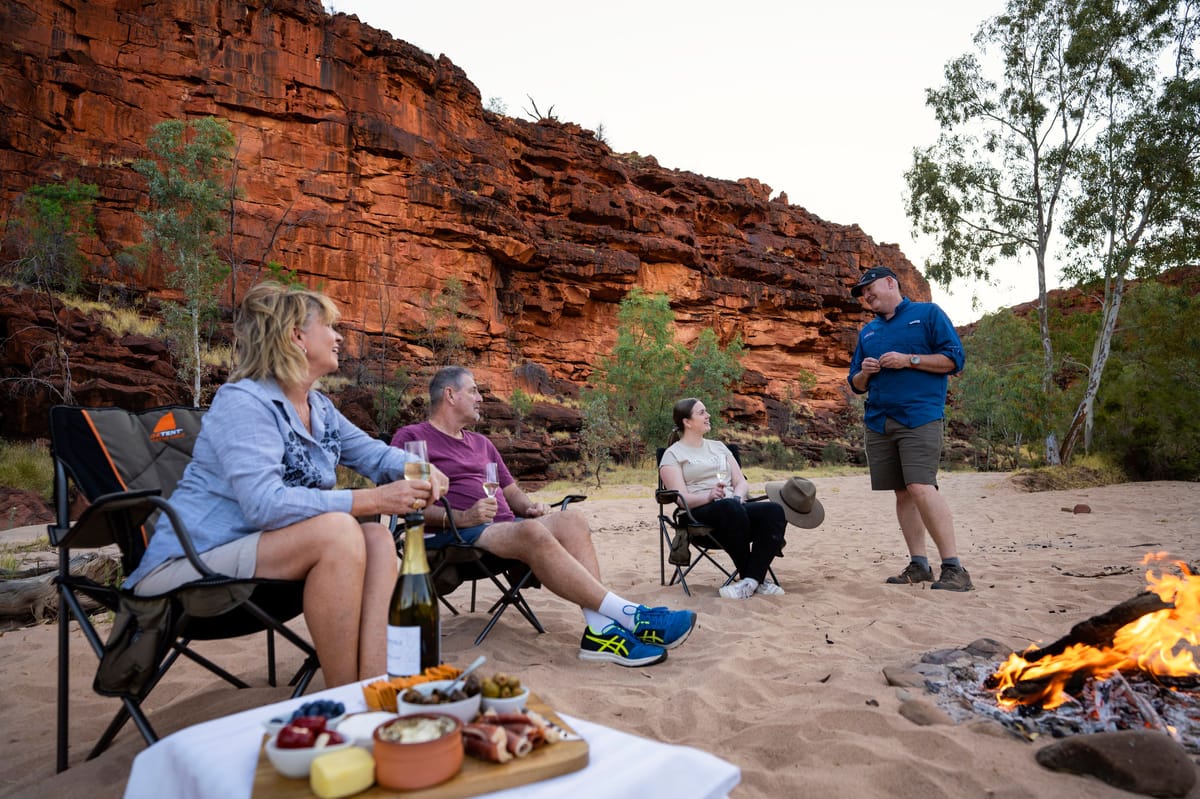 PRIVATE TOUR: Alice Springs to Uluṟu Luxury 4WD Camping Safari