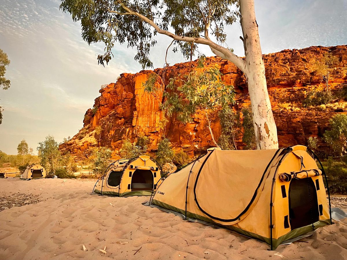 PRIVATE TOUR: Alice Springs to Uluṟu Luxury 4WD Camping Safari