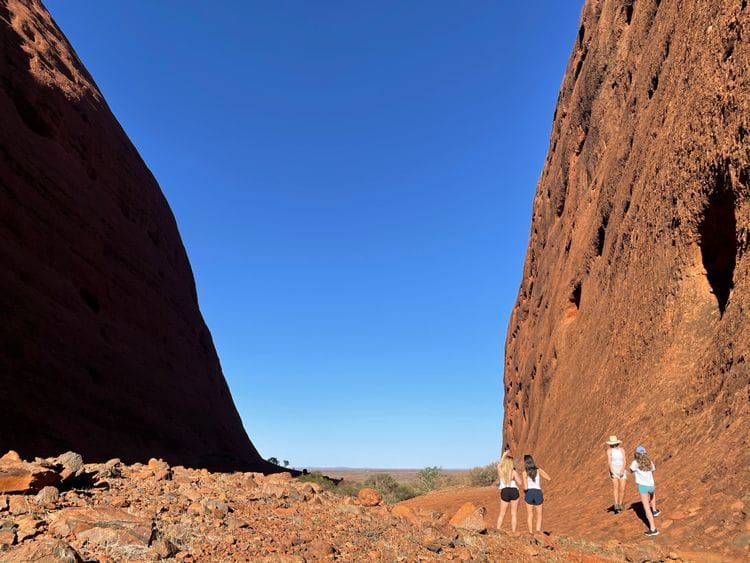 PRIVATE TOUR: Alice Springs to Uluṟu Luxury 4WD Camping Safari